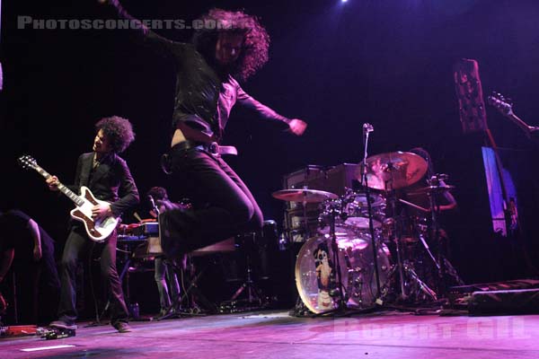 THE MARS VOLTA - 2008-03-05 - PARIS - Olympia - Omar Alfredo Rodríguez-López - Cedric Bixler-Zavala